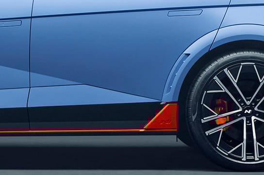 ล้อ Forged Aluminum ขนาด 19 นิ้ว แบบพิเศษเฉพาะรุ่น N พร้อมยางมิชลิน